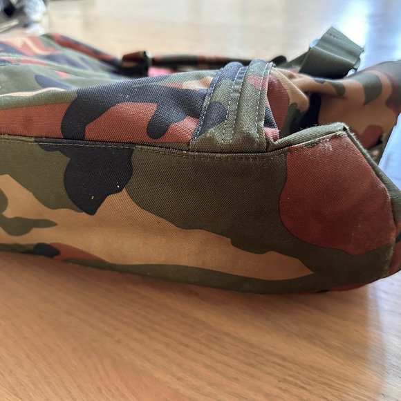 COPY - COPY - Herschel Baby Diaper Bag - Strand Duffle Sprout Camo - Picture 5 of 8